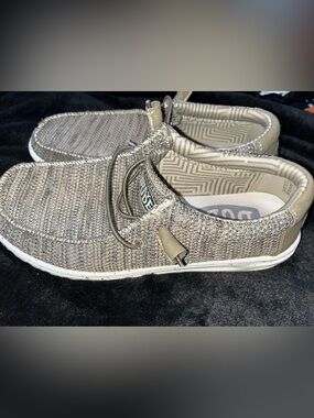 Hey Dude Wally Sox Women size 10